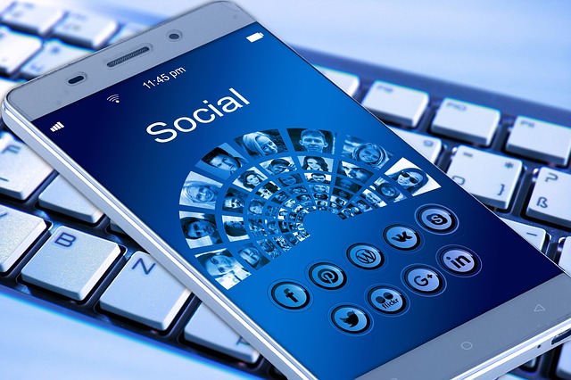 Sociálne siete škodia duševnému zdraviu, pripustil vôbec prvýkrát Facebook